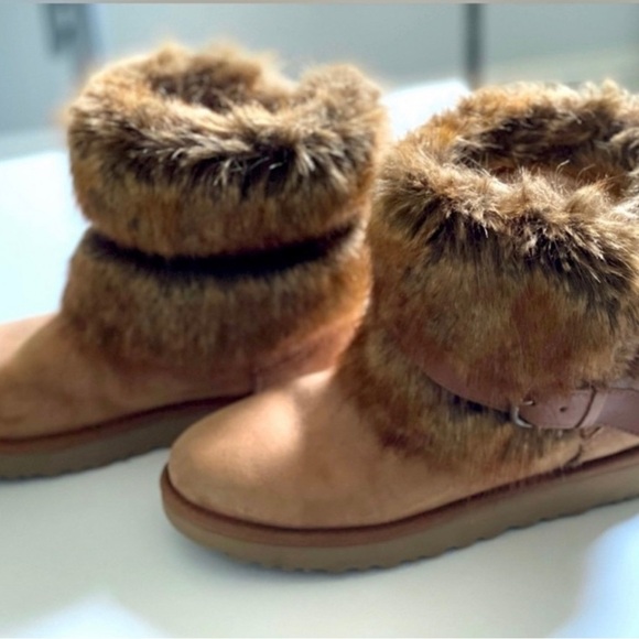 UGG Classic Buckle Mini Suede Boots - Picture 3 of 5